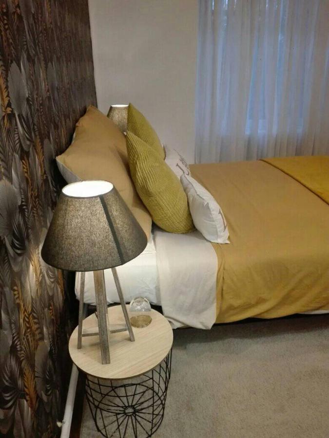 לינה וארוחת בוקר Thiat L'Esquilon Chambre D'Hote מראה חיצוני תמונה