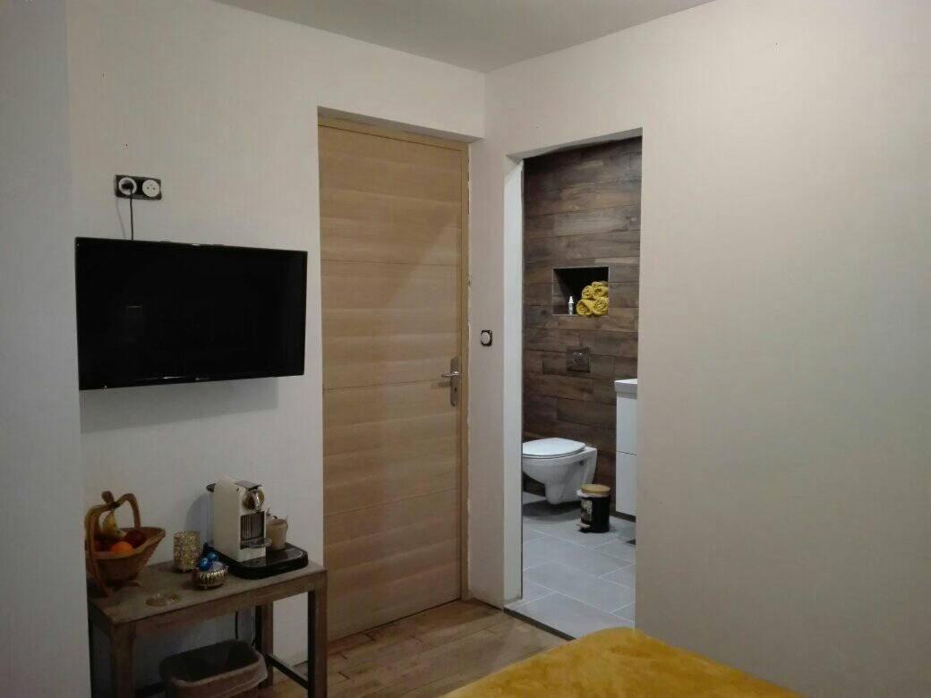 לינה וארוחת בוקר Thiat L'Esquilon Chambre D'Hote מראה חיצוני תמונה